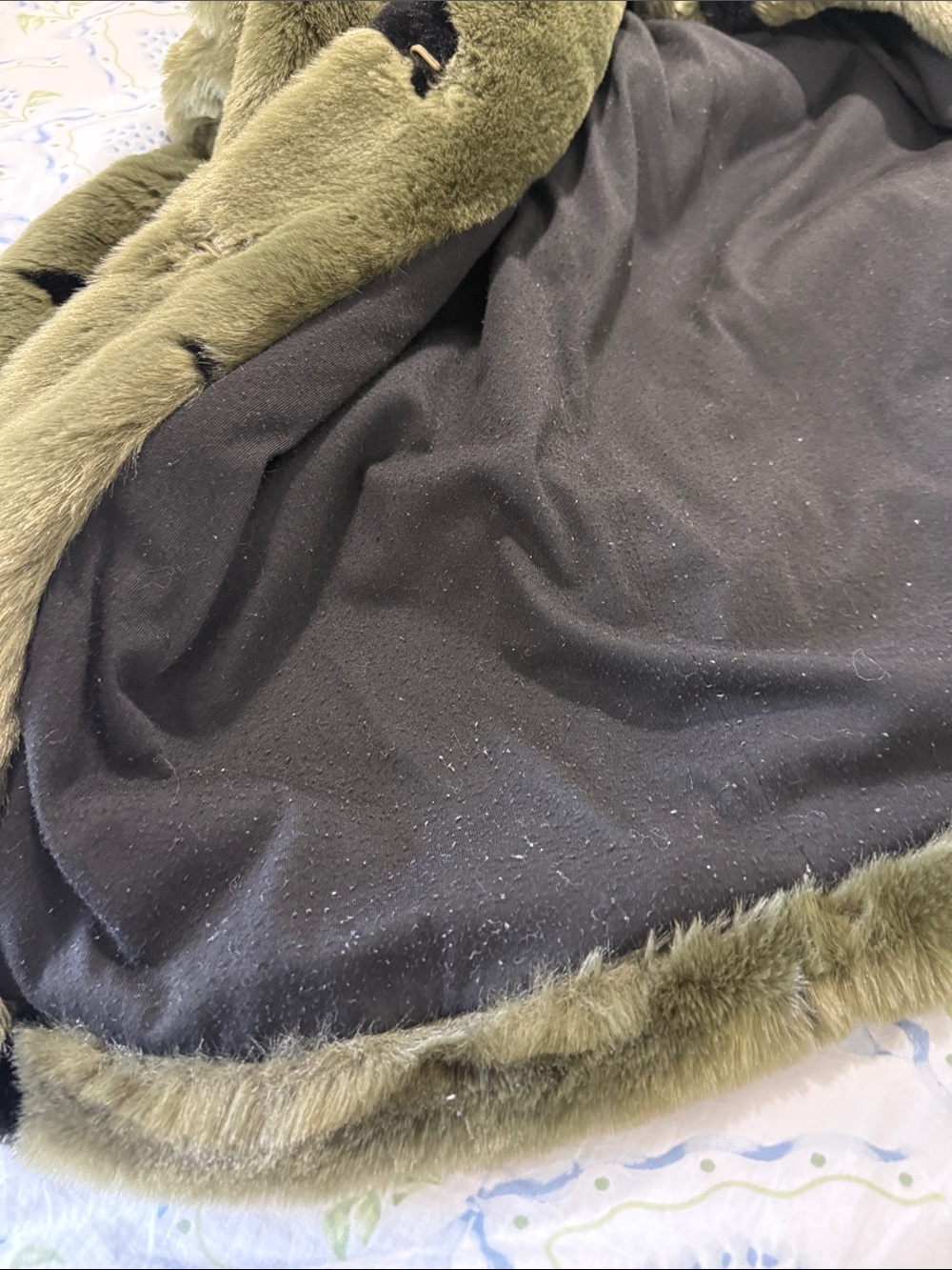 Avec Les Filles Olive Green Faux Fur Star Print Coat - Picture 2 of 2